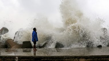 Heavy Rain Lashes Tamil Nadu As Cyclone Mandous Touches Mahabalipuram